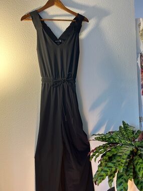 Athleta Savannah Jumpsuit Black Size 8 Drapey V-Neck Travel Chic